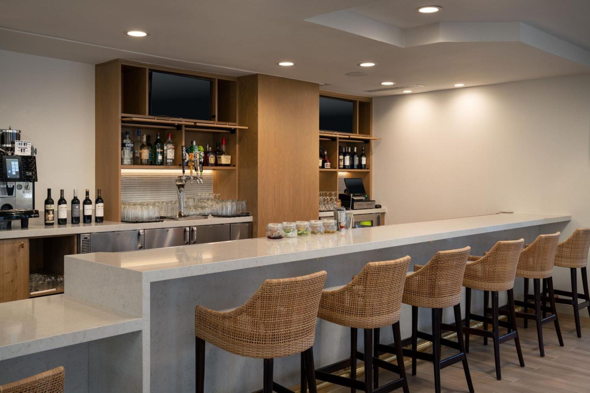 Hotel Courtyard San Francisco Airport 3*