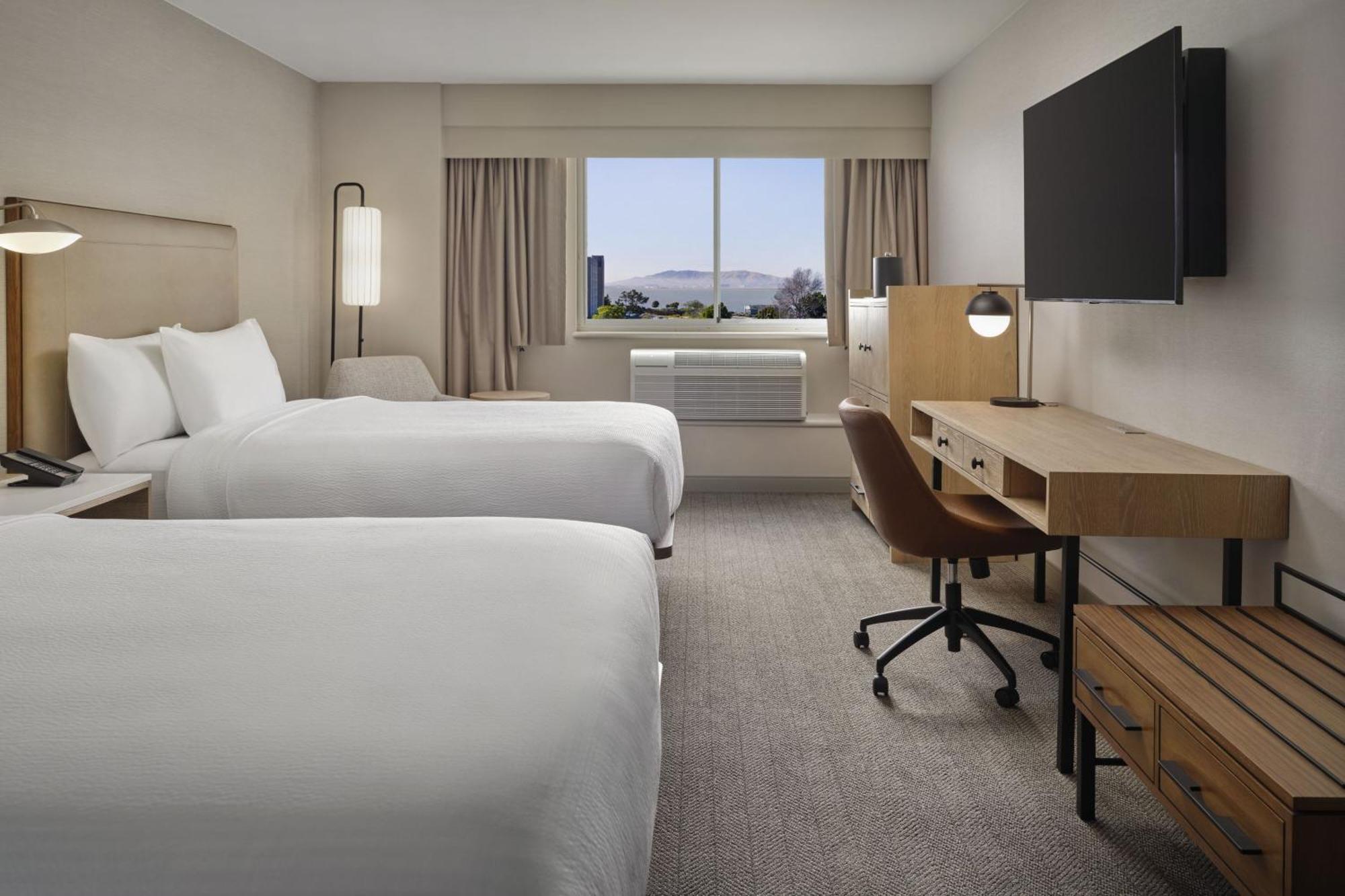 Courtyard San Francisco Airport Hotel 3*